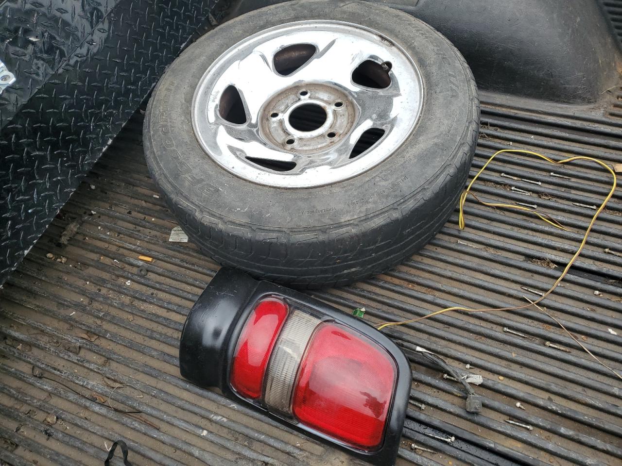 2000 Dodge Ram 1500 VIN: 1B7HF16Y9YS511145 Lot: 70549955