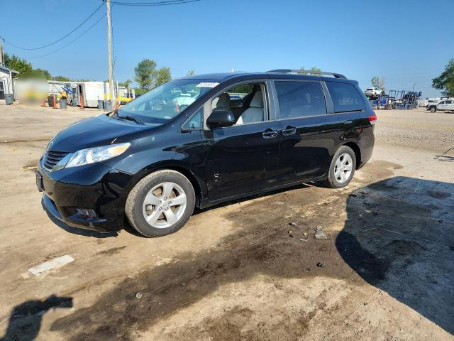 2013 TOYOTA SIENNA LE   à vendre chez Copart IL - PEORIA