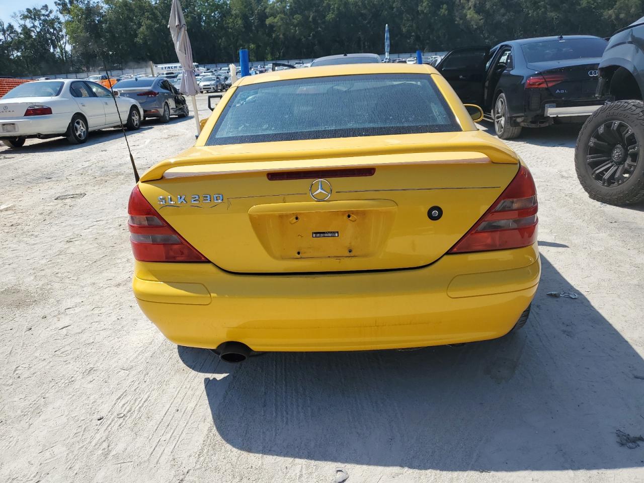 1999 Mercedes-Benz Slk 230 Kompressor VIN: WDBKK47F1XF112686 Lot: 70305295