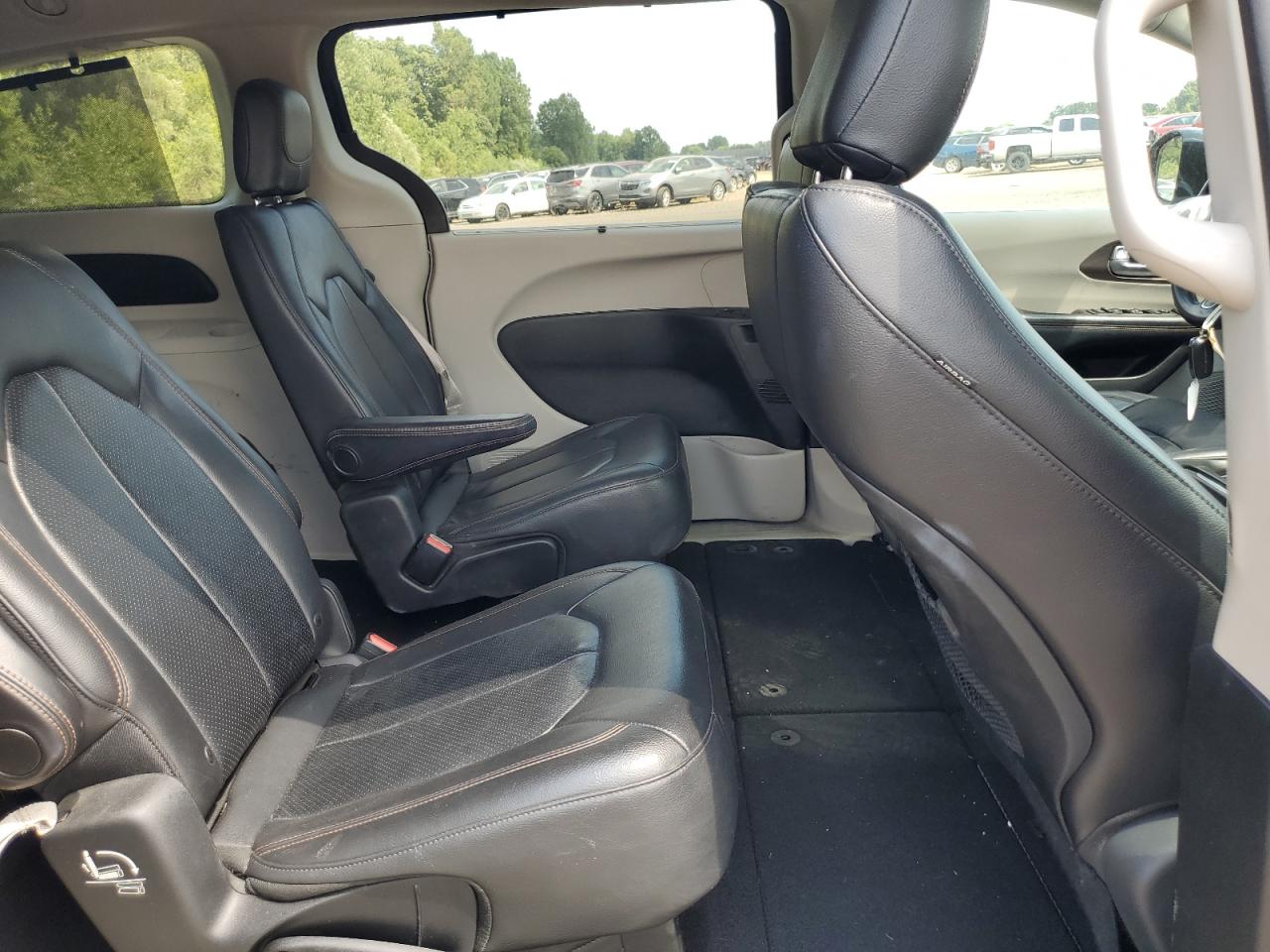 2018 Chrysler Pacifica Touring L VIN: 2C4RC1BGXJR293170 Lot: 68293025