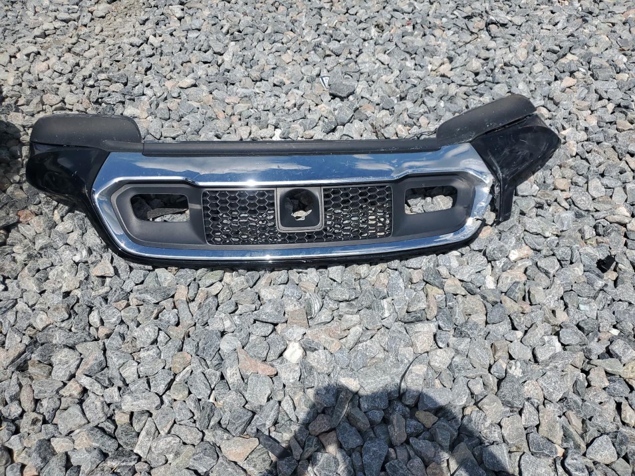 2018 Jeep Grand Cherokee Overland VIN: 1C4RJECG2JC142974 Lot: 70103545