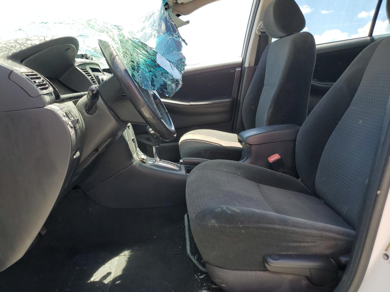 2005 Toyota Corolla Ce VIN: 1NXBR32E65Z562800 Lot: 68931635