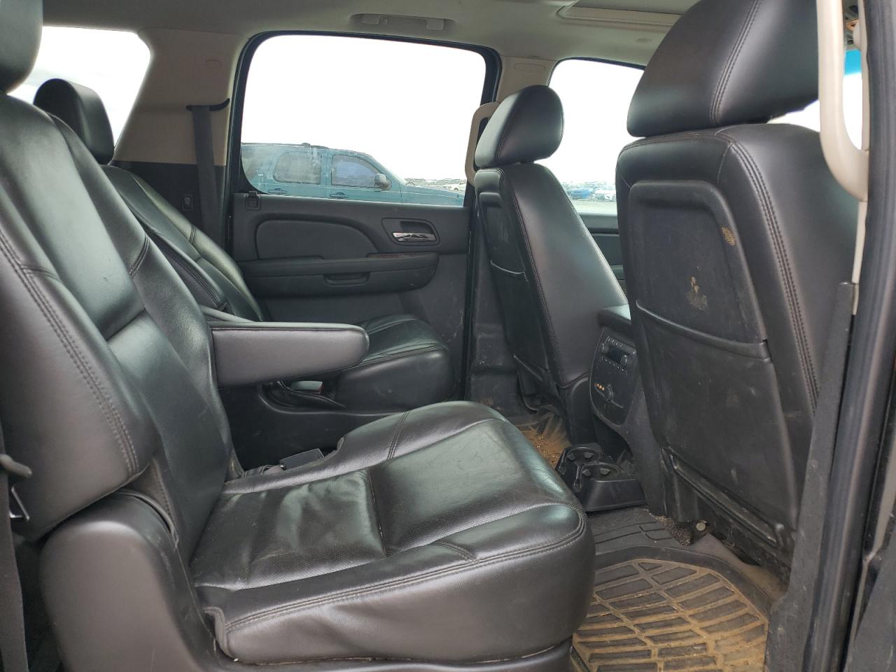 2011 Chevrolet Suburban K1500 Ltz VIN: 1GNSKKE30BR101577 Lot: 70102115