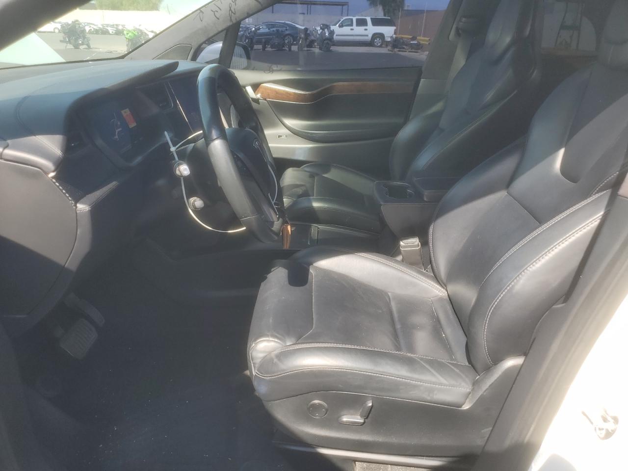 2019 Tesla Model X VIN: 5YJXCDE29KF197875 Lot: 69794615