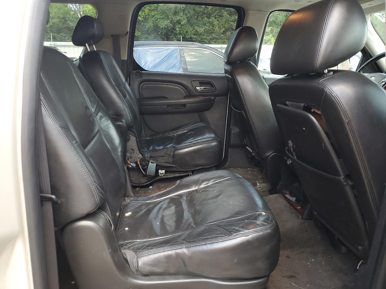 2010 Cadillac Escalade Esv Premium VIN: 1GYUKJEF4AR163840 Lot: 69213535