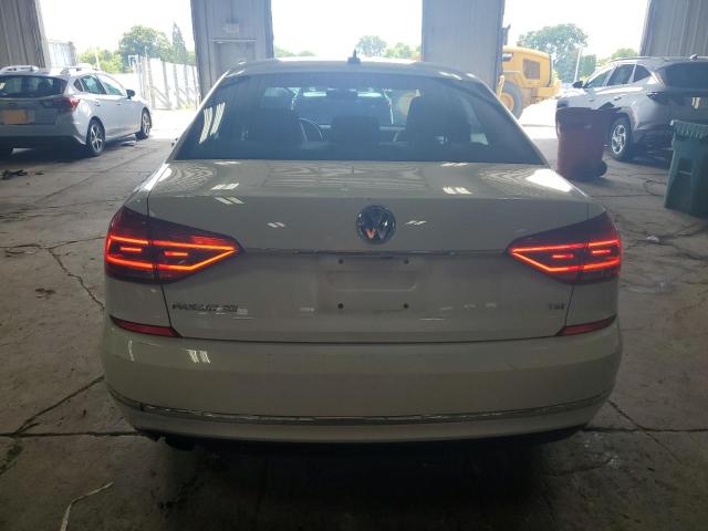  VOLKSWAGEN PASSAT 2016 Белы