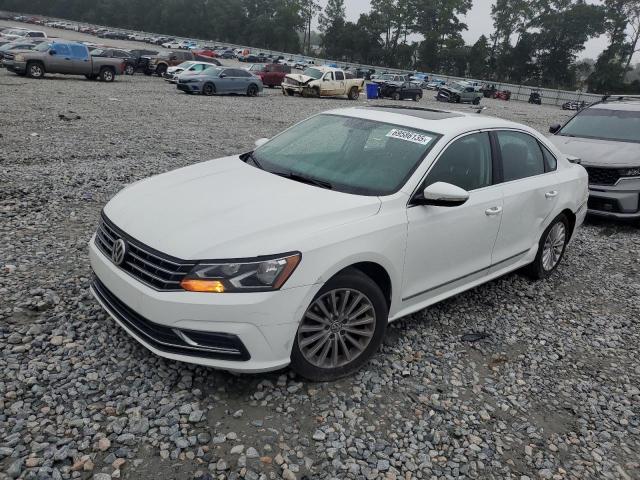  VOLKSWAGEN PASSAT 2016 Белы