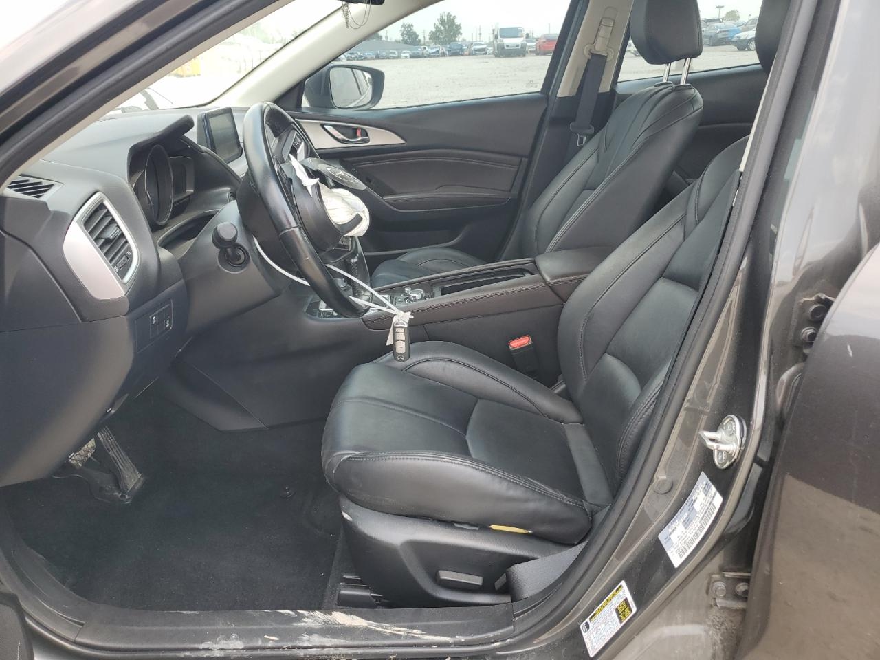 2018 Mazda 3 Touring VIN: 3MZBN1V37JM261818 Lot: 67398975