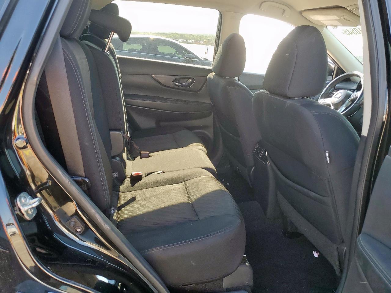 2017 Nissan Rogue S VIN: 5N1AT2MT0HC840250 Lot: 67910545