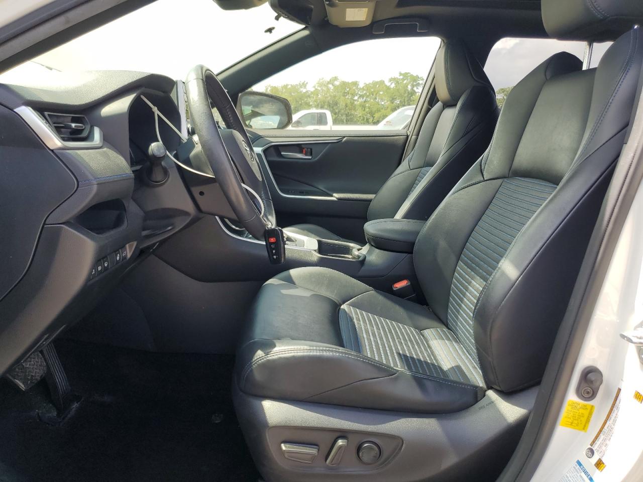 2020 Toyota Rav4 Xse VIN: JTMEWRFV2LD535131 Lot: 67634055