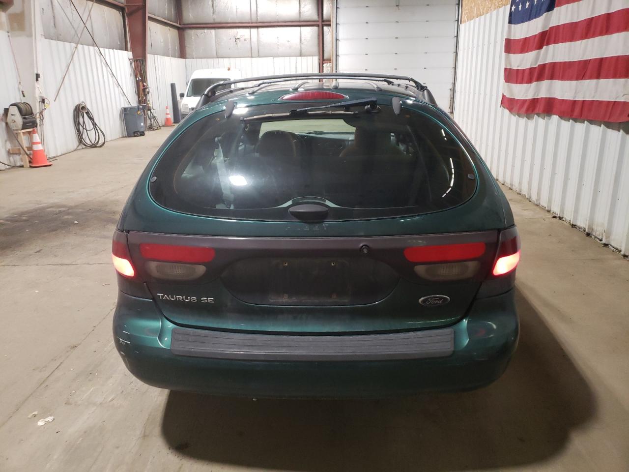 2000 Ford Taurus Se VIN: 1FAFP5828YG225641 Lot: 68788205
