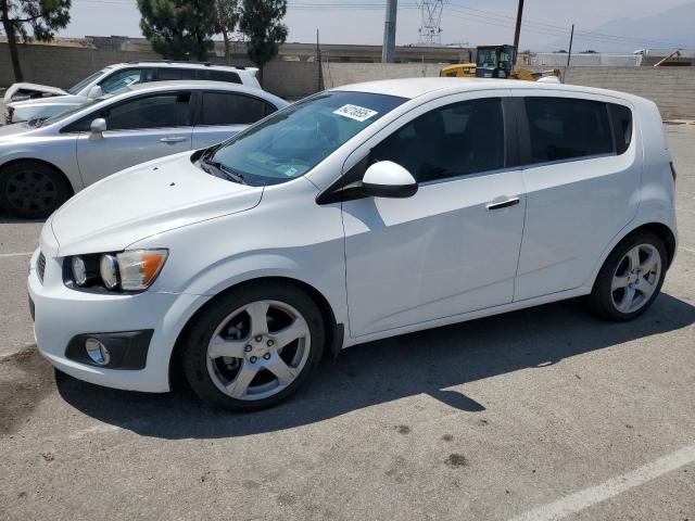 Hatchbacks CHEVROLET SONIC 2012 Biały