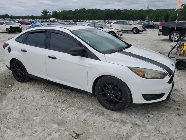 Sedans FORD FOCUS 2015 White