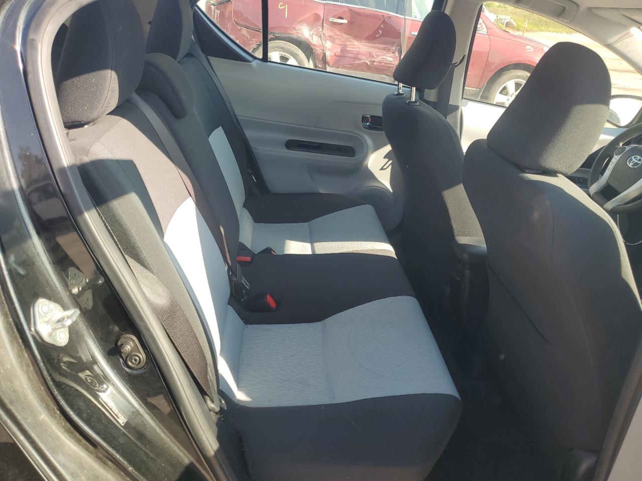 2013 Toyota Prius C VIN: JTDKDTB33D1553537 Lot: 69591645