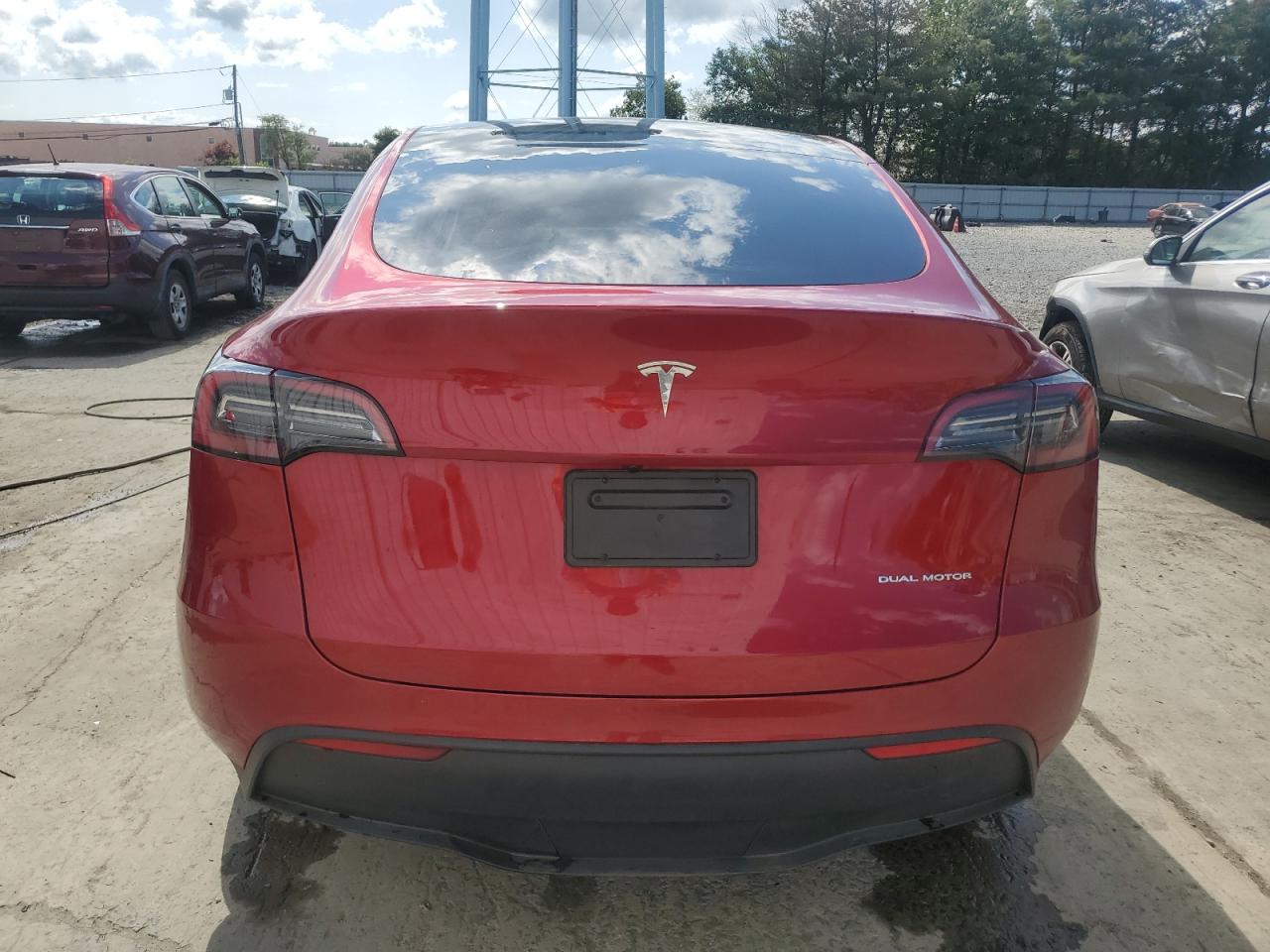 2024 Tesla Model Y VIN: 7SAYGDEE9RF161880 Lot: 67988665