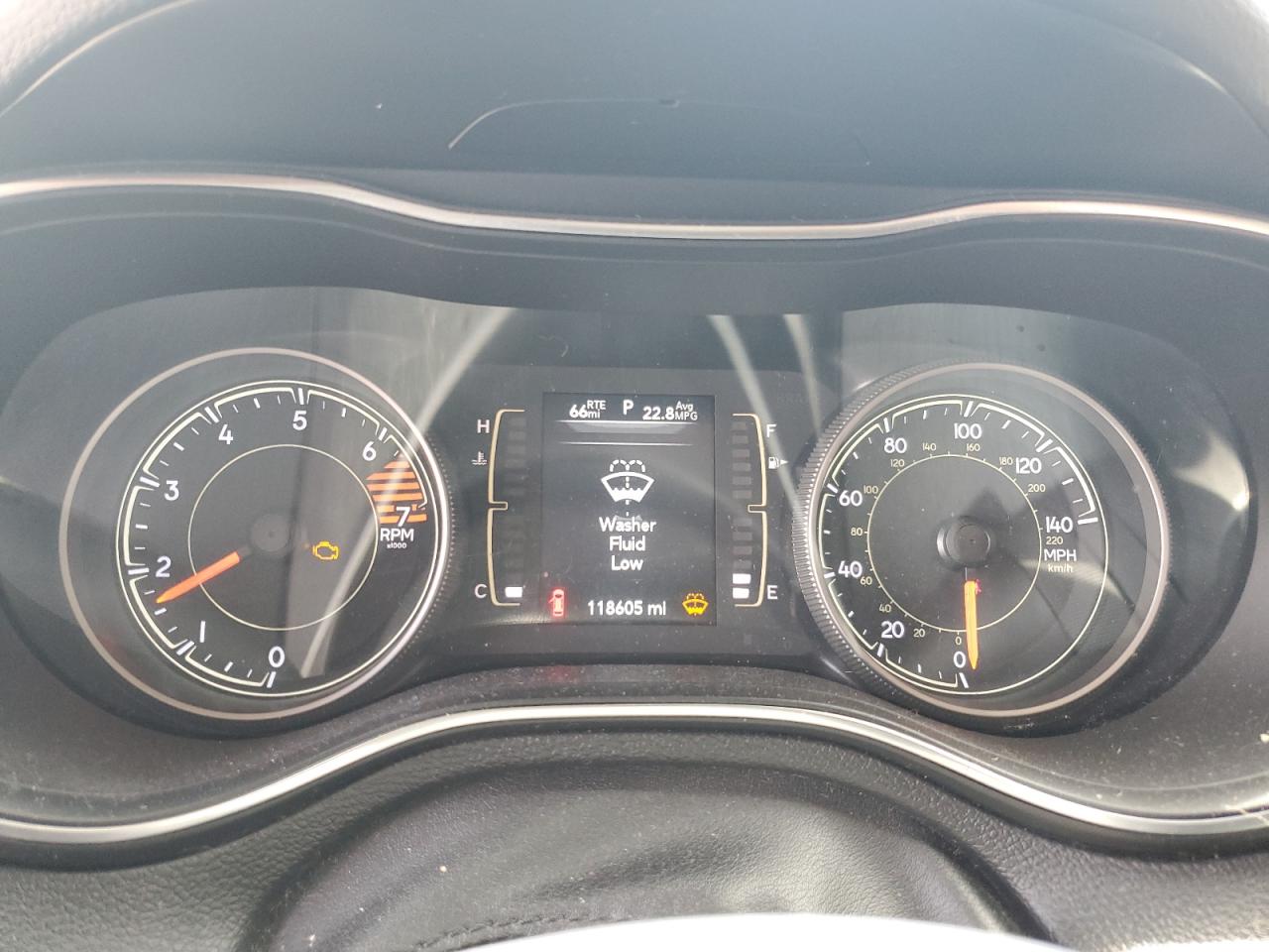 2019 Jeep Cherokee Latitude VIN: 1C4PJLCB5KD109155 Lot: 70327845