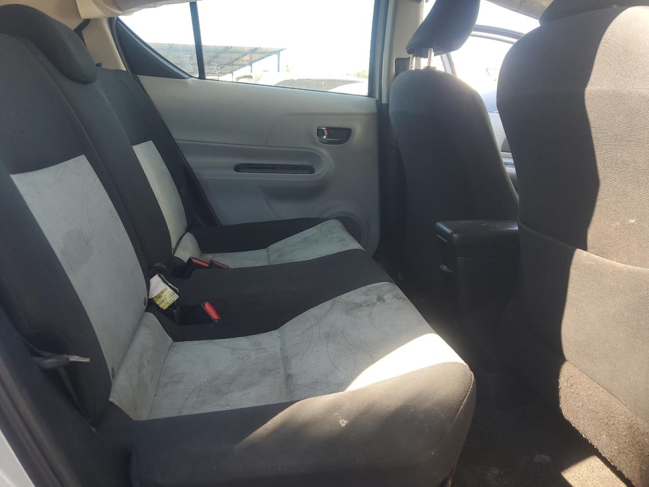 2012 Toyota Prius C VIN: JTDKDTB33C1016701 Lot: 70717045