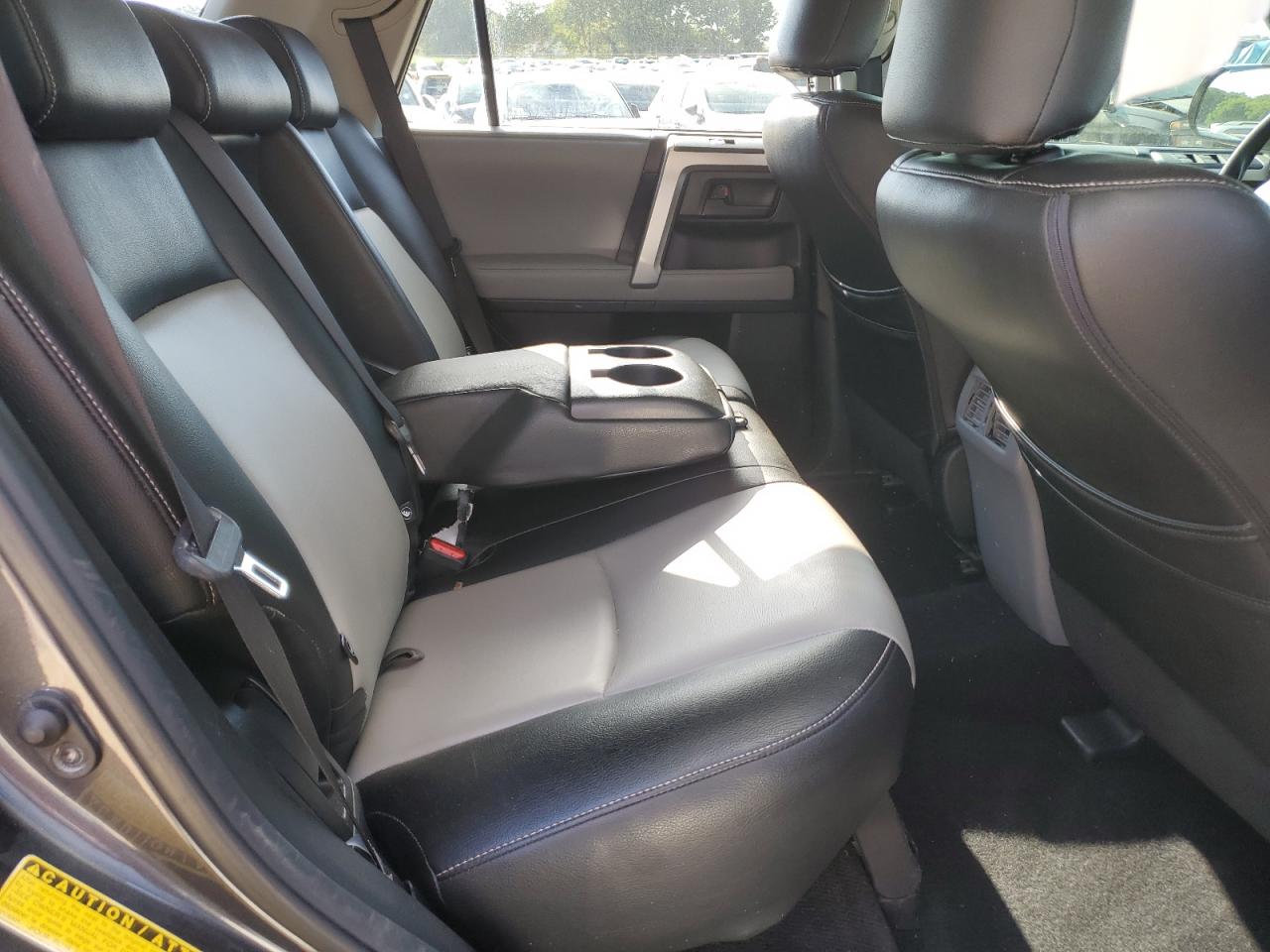 2010 Toyota 4Runner Sr5 VIN: JTEBU5JR4A5005600 Lot: 69851825