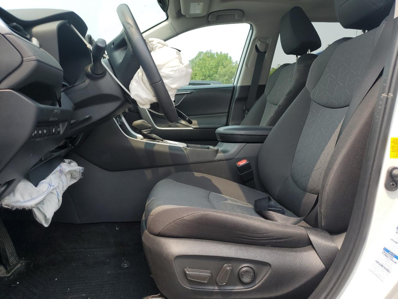 2020 Toyota Rav4 Xle VIN: 2T3P1RFV8LW126657 Lot: 67572025