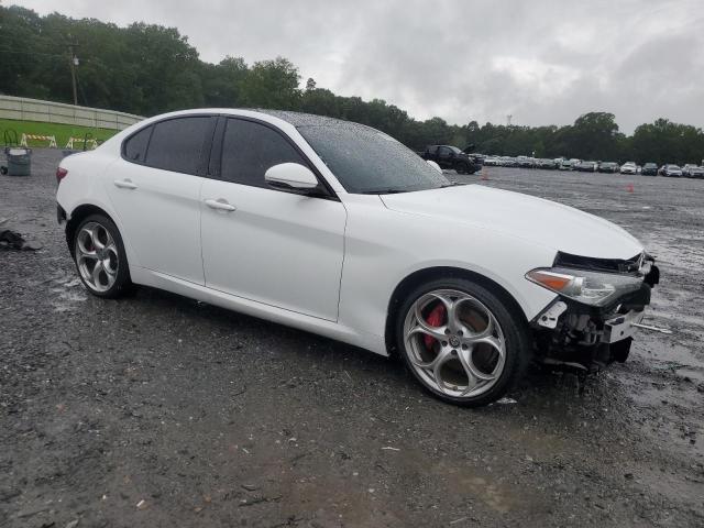 ALFA ROMEO GIULIA 2019 Белы