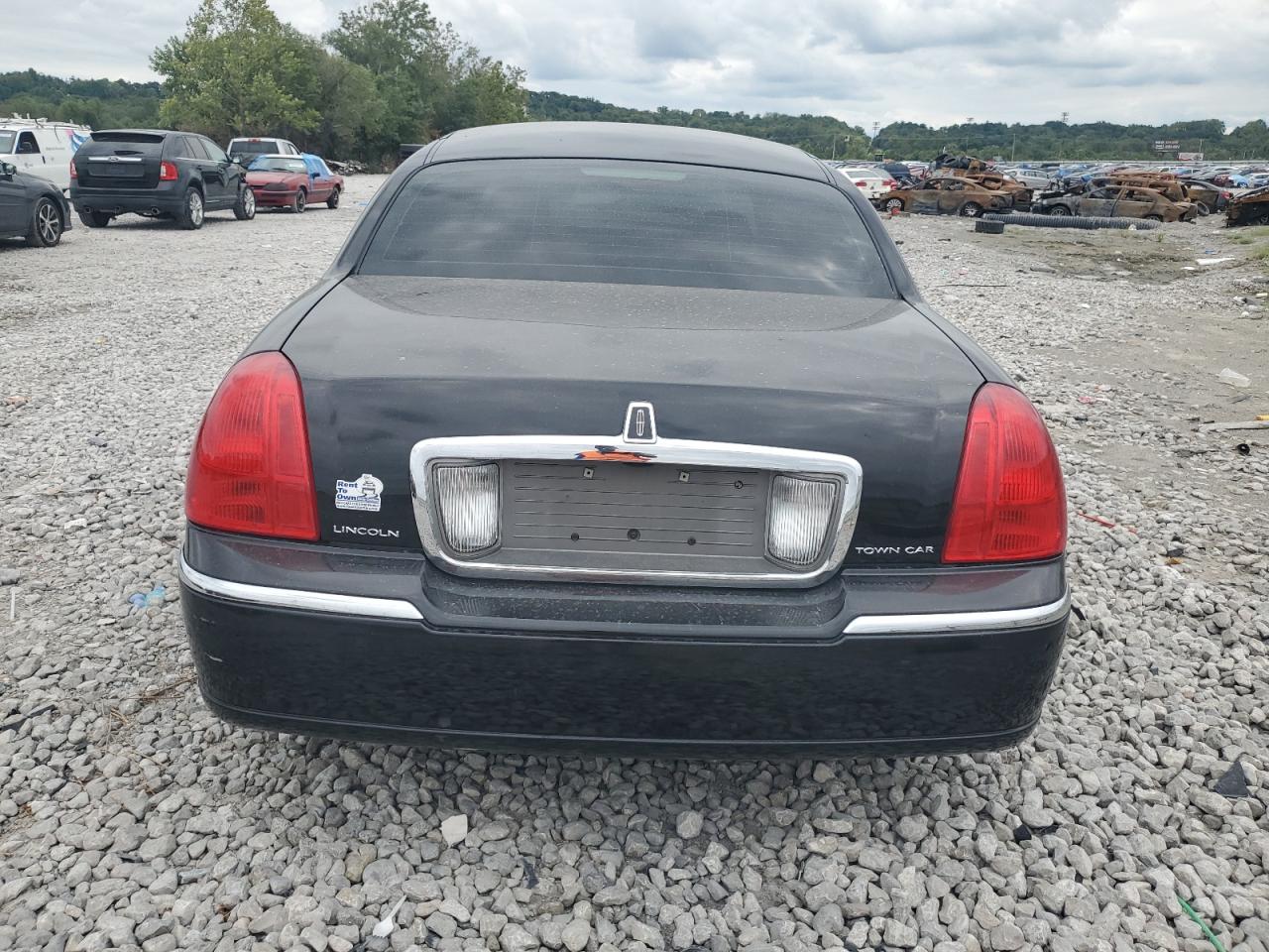 2009 Lincoln Town Car Signature Limited VIN: 2LNHM82V79X601222 Lot: 69404075