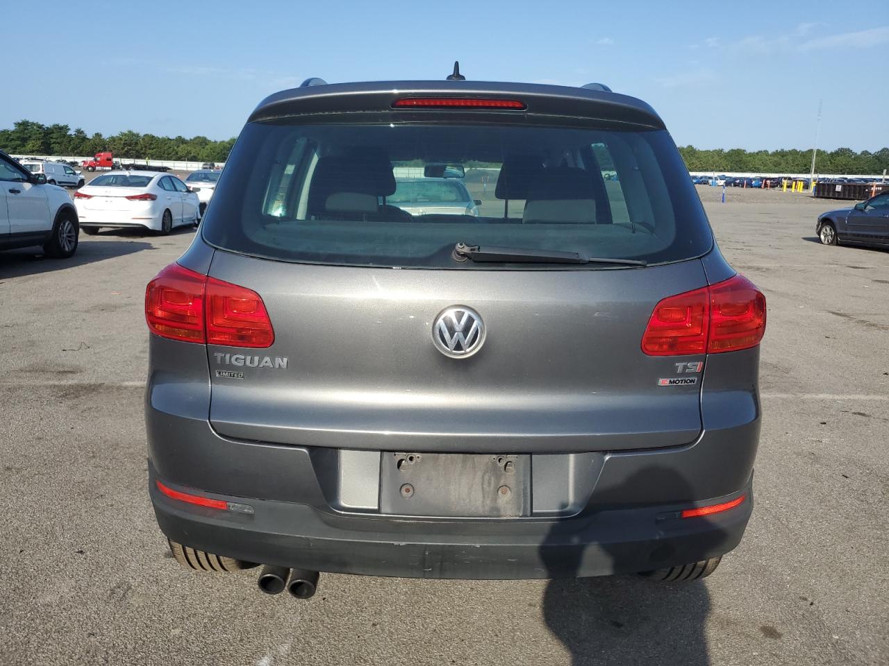 2017 Volkswagen Tiguan S VIN: WVGBV7AXXHK043433 Lot: 70422065