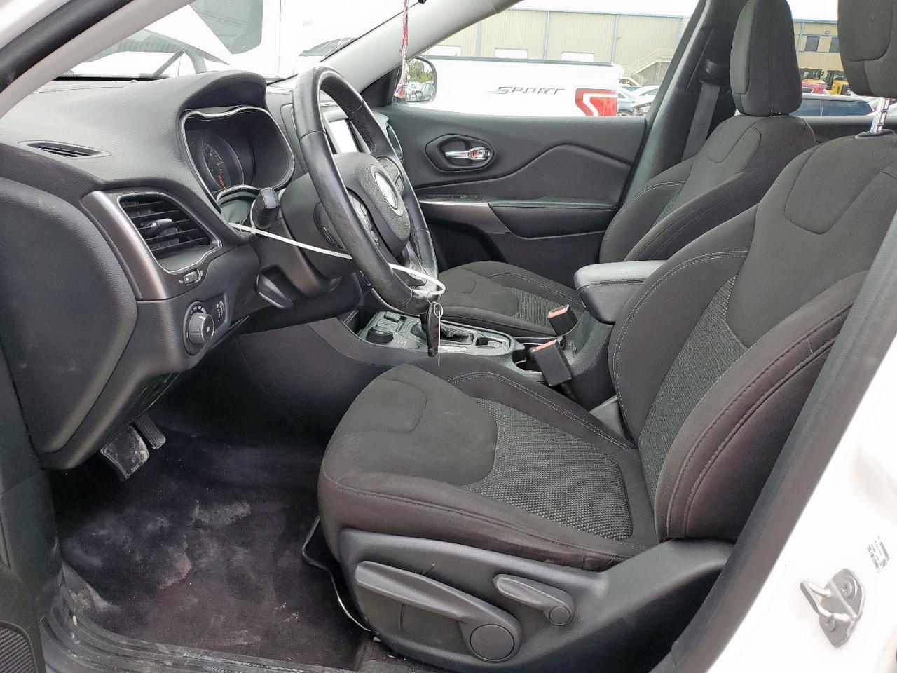 2019 Jeep Cherokee Latitude VIN: 1C4PJMCB5KD125894 Lot: 67320275