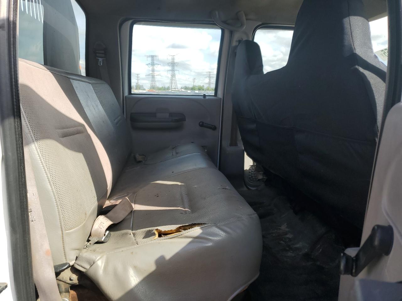 2001 Ford F350 Super Duty VIN: 1FDWW37F31EB38667 Lot: 70018355