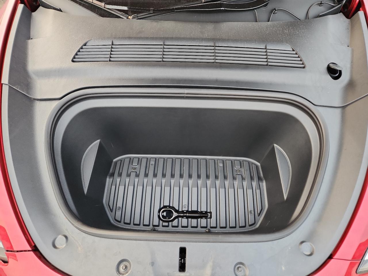 2024 Tesla Model Y VIN: 7SAYGAEE9RF209988 Lot: 67562205