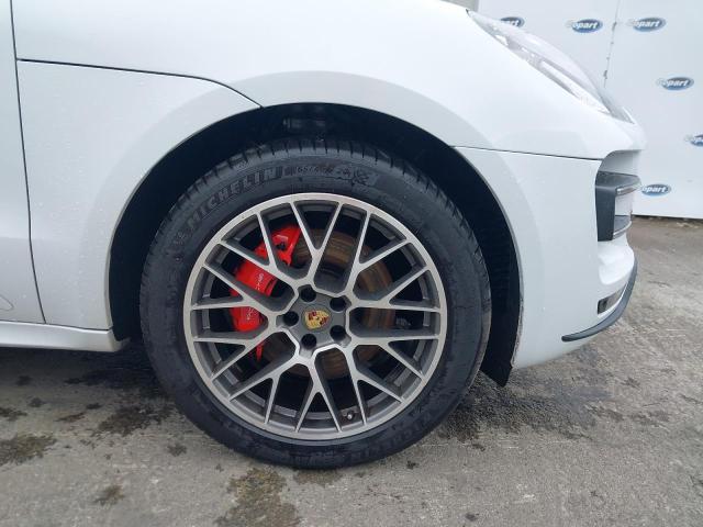 2016 PORSCHE MACAN TURB