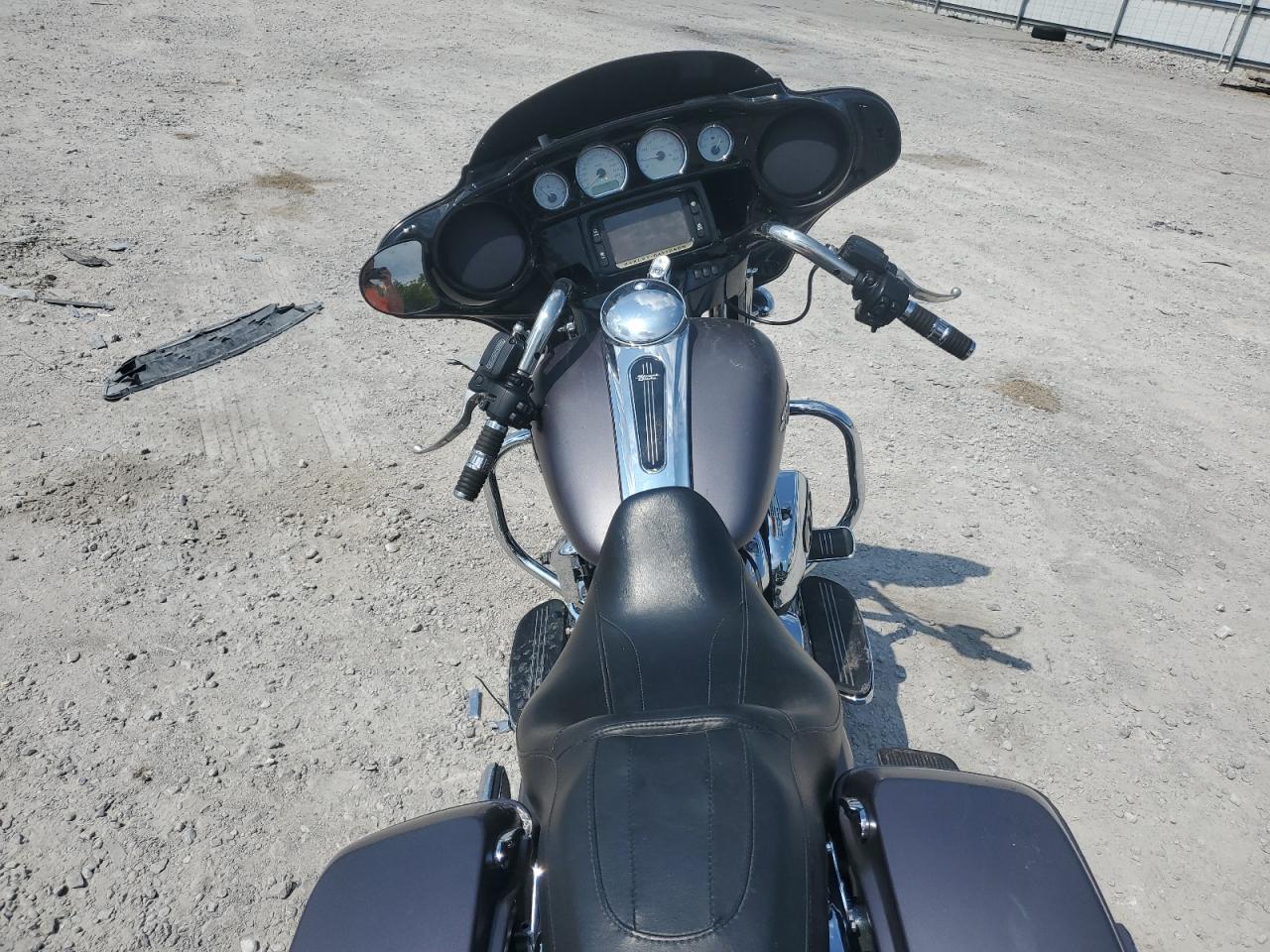 2017 Harley-Davidson Flhxs Street Glide Special VIN: 1HD1KRC15HB652389 Lot: 68455695