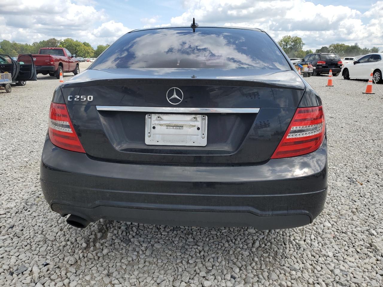 2014 Mercedes-Benz C 250 VIN: WDDGF4HB4EA930484 Lot: 70844195