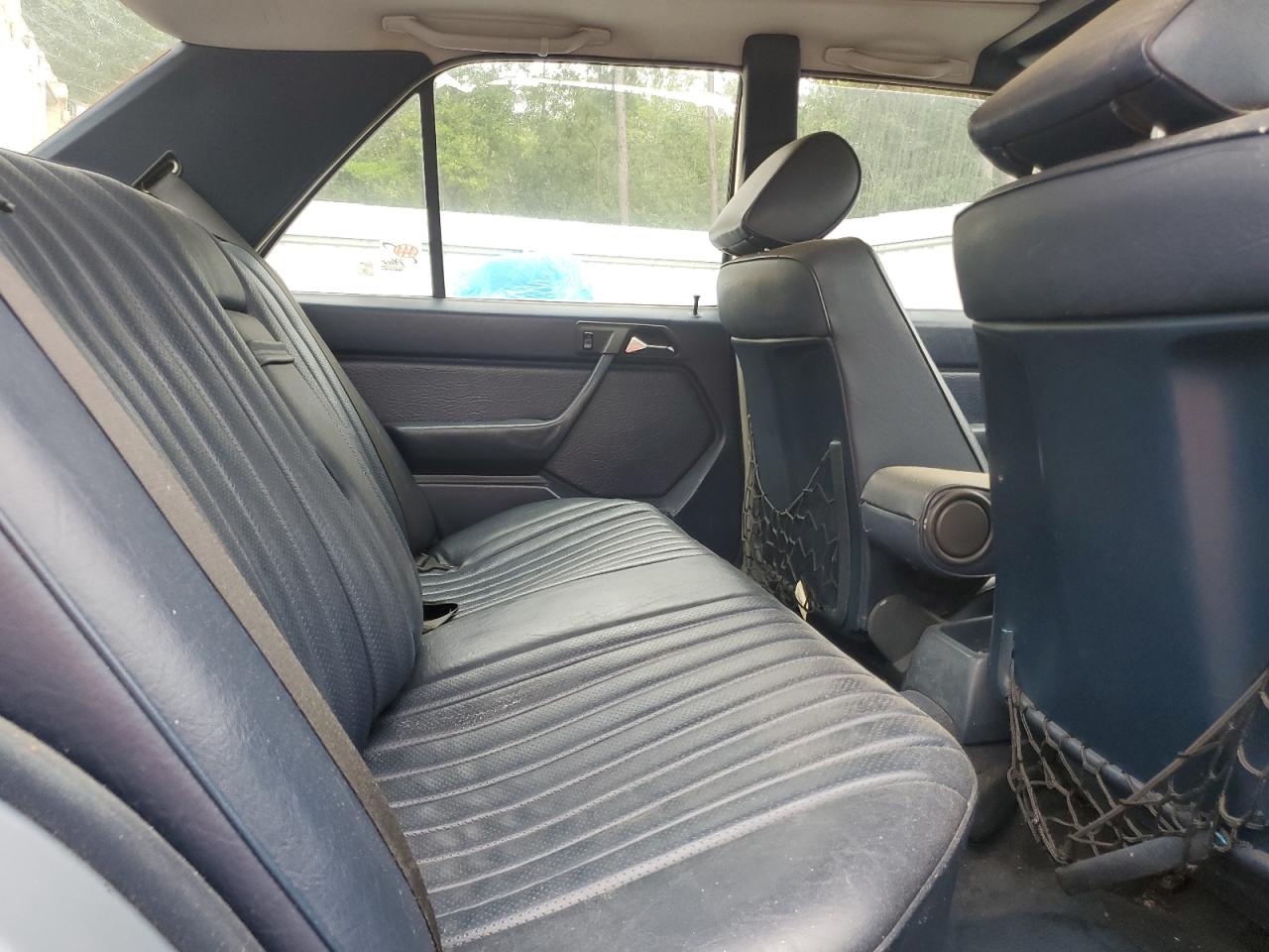 1987 Mercedes-Benz 260 E VIN: WDBEA26D3HA496232 Lot: 67275325