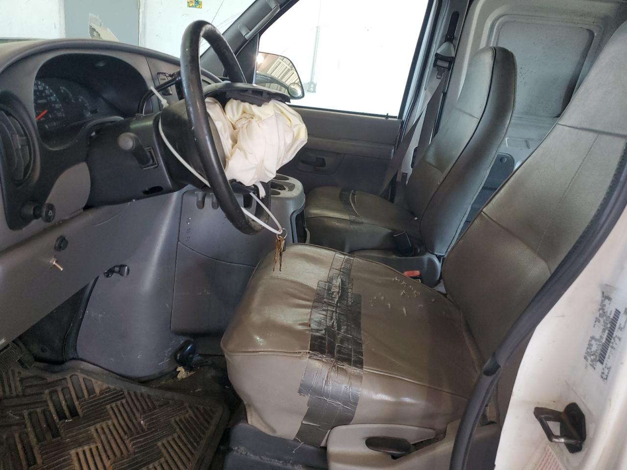 2002 Ford Econoline E150 Van VIN: 1FTRE14282HB63882 Lot: 70255585