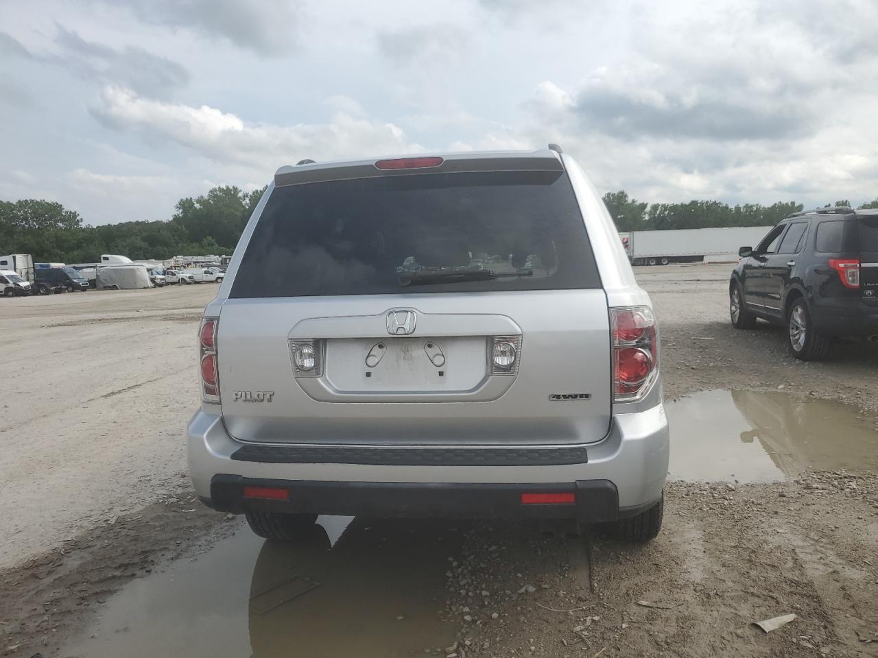 2006 Honda Pilot Ex VIN: 5FNYF18516B013891 Lot: 68643995