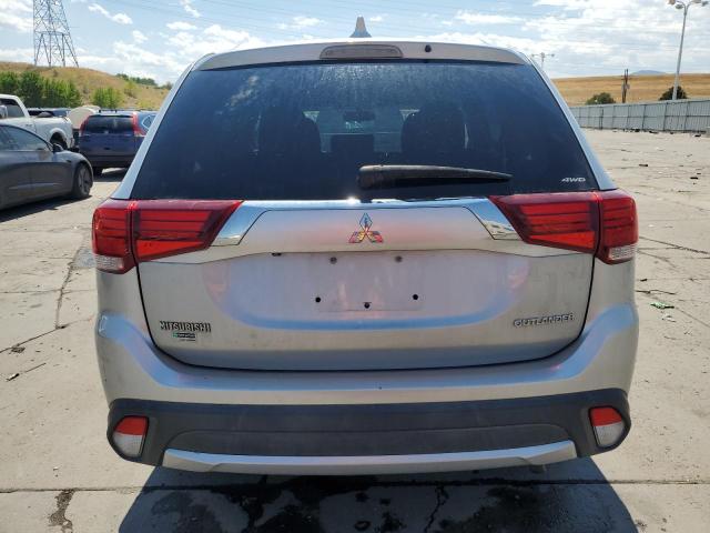  MITSUBISHI OUTLANDER 2018 Серебристый