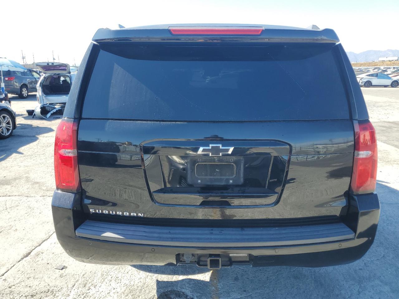 2018 Chevrolet Suburban C1500 Ls VIN: 1GNSCGKC8JR184611 Lot: 69977485