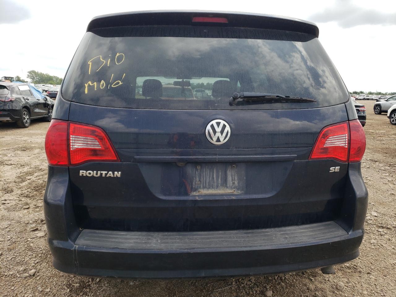 2011 Volkswagen Routan Se VIN: 2V4RW3DG3BR622167 Lot: 69874095