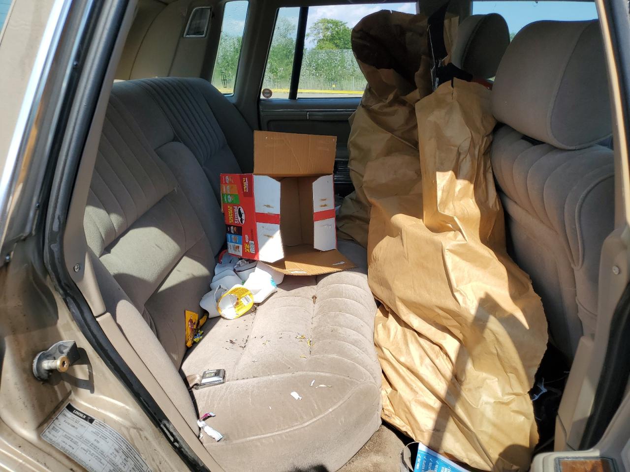 1989 Lincoln Town Car VIN: 1LNBM81F9KY605567 Lot: 67747295