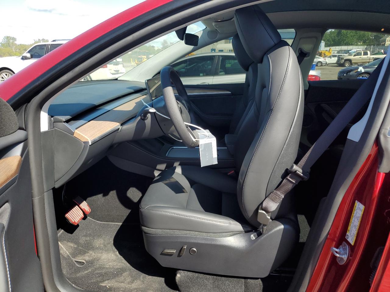 2024 Tesla Model Y VIN: 7SAYGDEEXRA280762 Lot: 70487715