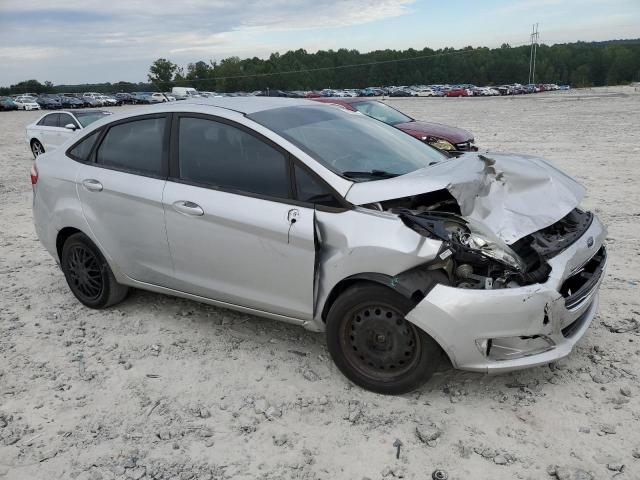  FORD FIESTA 2016 Серебристый