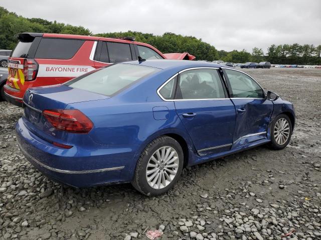  VOLKSWAGEN PASSAT 2017 Синий