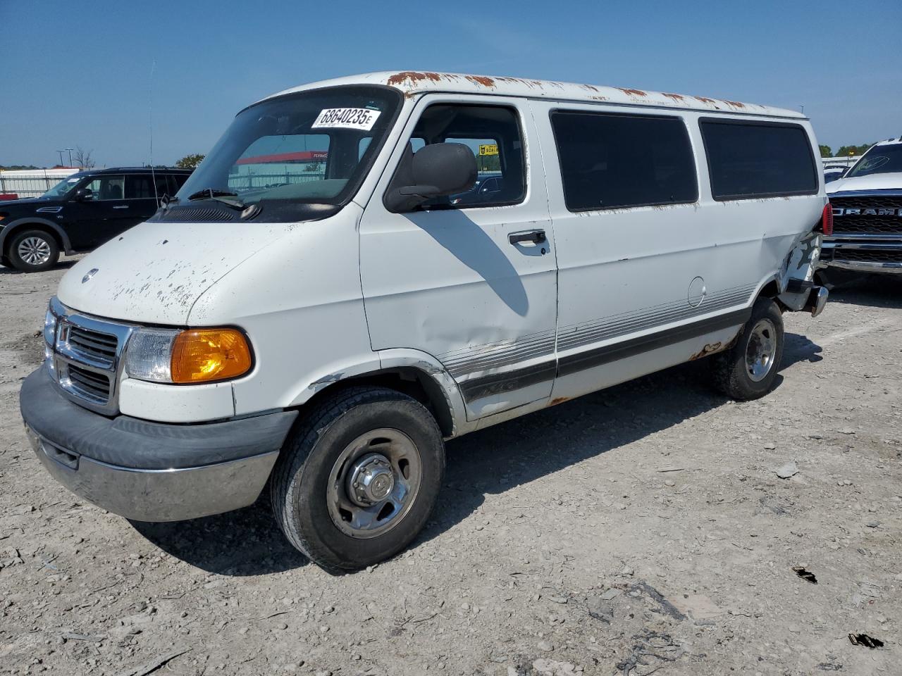 2B4JB25YXYK138077 DODGE B SERIES Photo 1