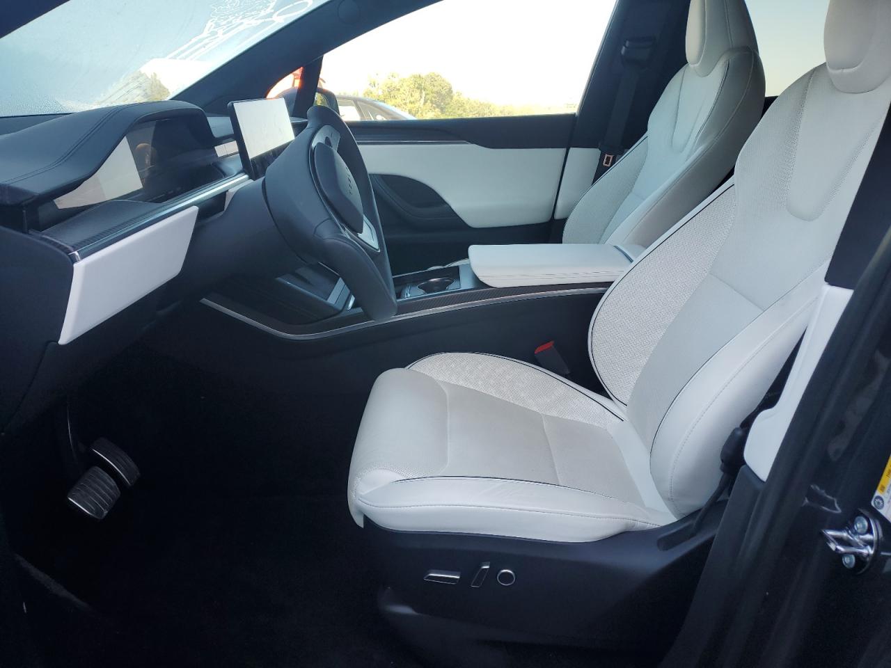 2022 Tesla Model X VIN: 7SAXCBE60NF358970 Lot: 71065105