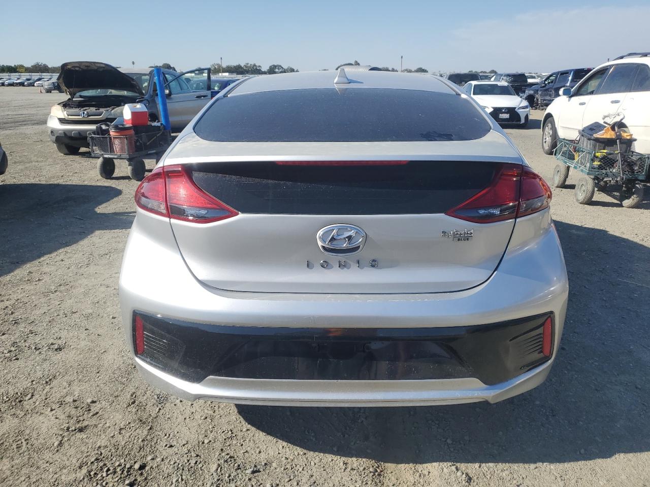 2018 Hyundai Ioniq Blue VIN: KMHC65LC3JU098011 Lot: 70385715