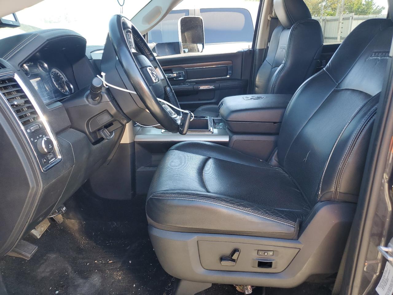 2015 Ram 3500 Laramie VIN: 3C63RPJL8FG545489 Lot: 70262995