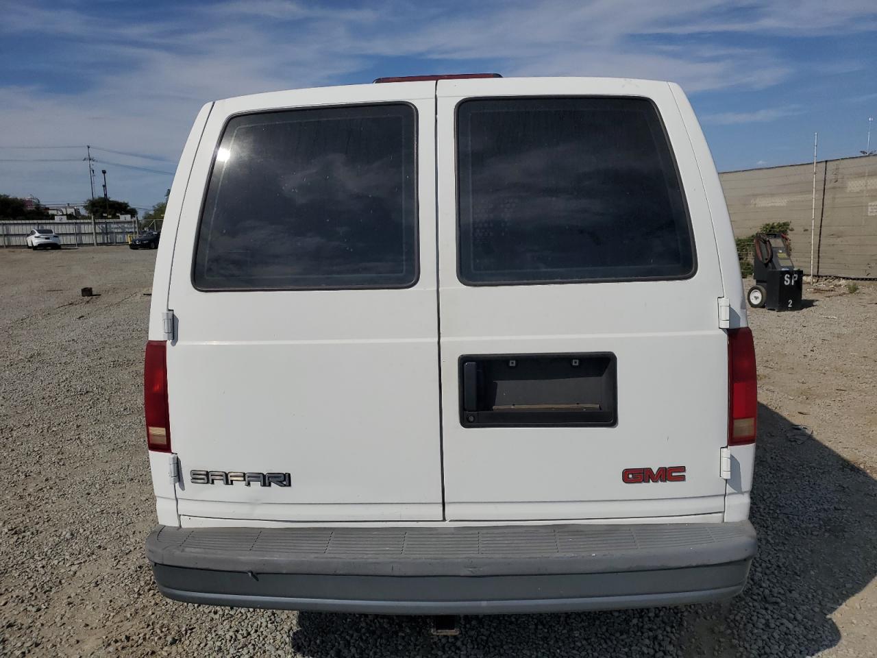 2000 GMC Safari Xt VIN: 1GTDM19W0YB505071 Lot: 69882065