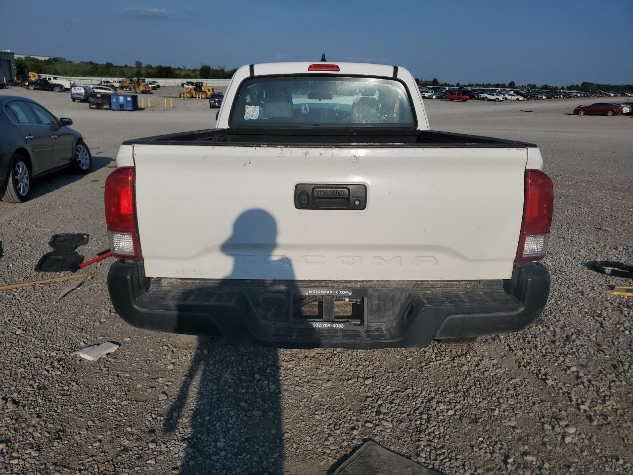 2017 Toyota Tacoma Access Cab VIN: 5TFRX5GN5HX102706 Lot: 68949465