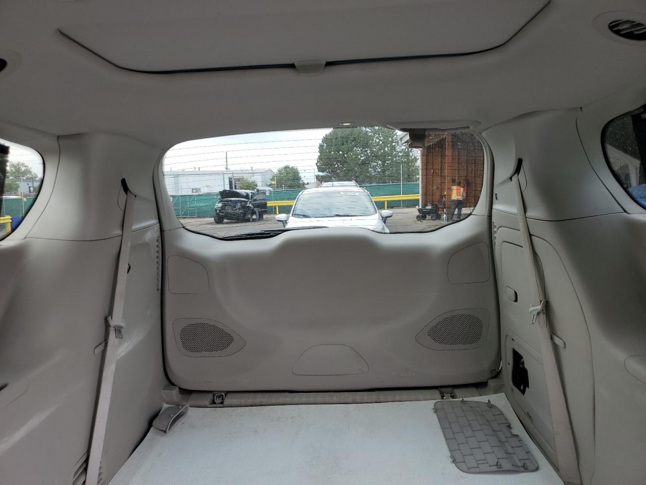 2020 Chrysler Pacifica Hybrid Limited VIN: 2C4RC1N72LR196317 Lot: 70059705