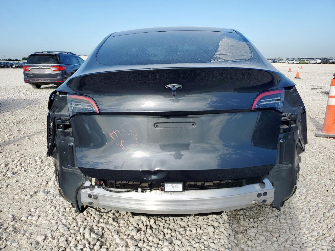 2024 Tesla Model Y VIN: 7SAYGDED7RF009961 Lot: 70561335